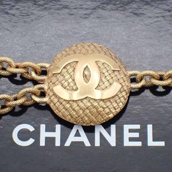 CHANEL CC Logo Medallion Charm Chain Belt 2 9 Gold Accessory - Picture 1 of 10